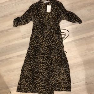 NWT Faithful the Brand